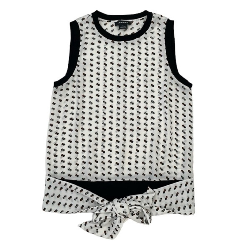 Trouve Sleeveless Tie Front Top